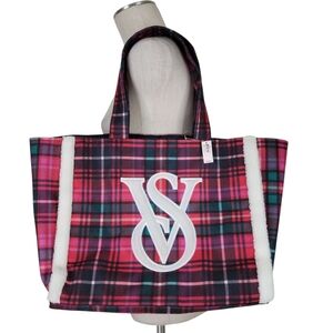 Victorias Secret Tote Red Tartan Plaid Sherpa VS  Logo Trim Magnetic Snap New